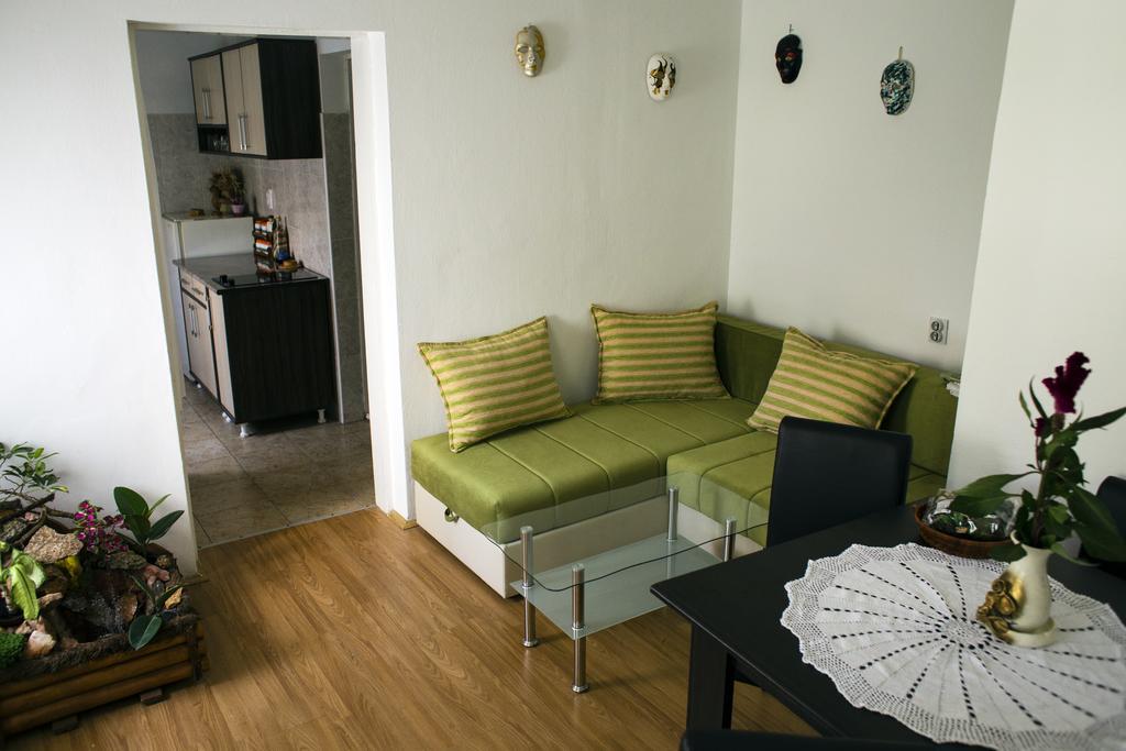 Green Apartment โนวีซาด ภายนอก รูปภาพ