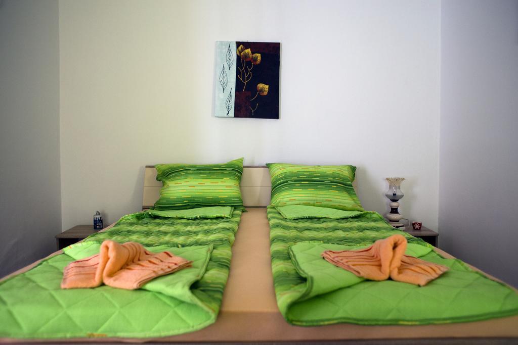 Green Apartment โนวีซาด ภายนอก รูปภาพ